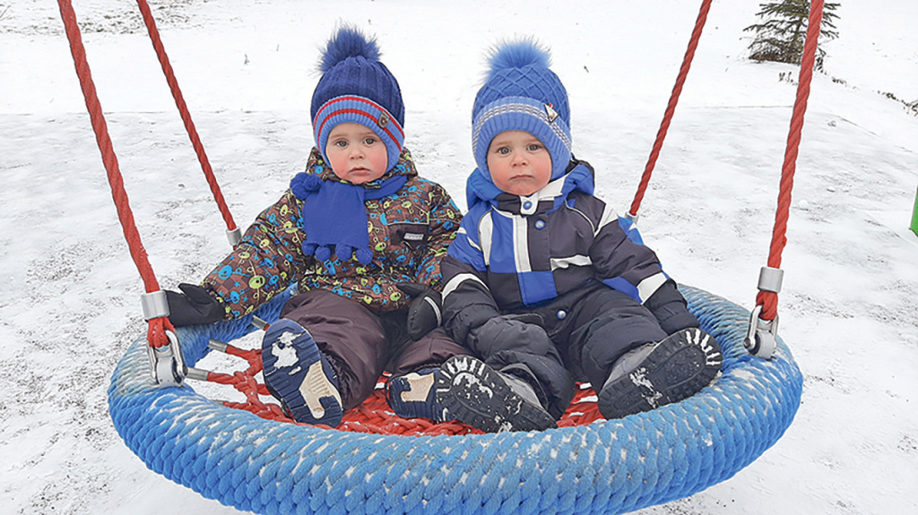 Близнецы Елисей и Олег