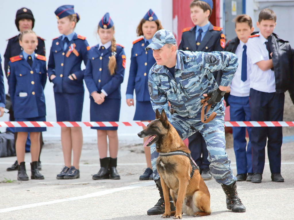 Показательное выступление для подростков