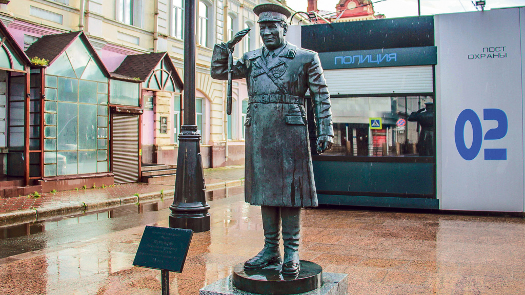 Памятник Николаю Путинцеву: г. Томск. Открыт в 2012 году. Скульптор Антон Гнедых