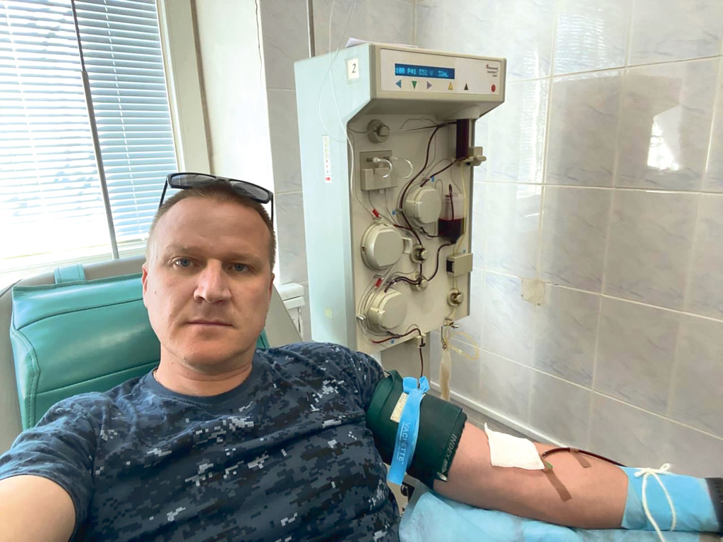 ФОТО: из личного архива Алексея Сидорова / Вот уже пять лет полковник полиции сдаёт кровь