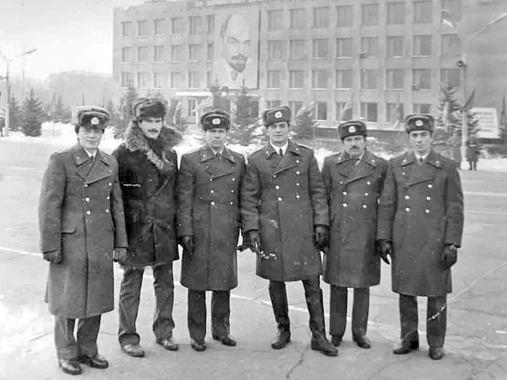 С коллегами на охране общественного порядка, 1987 г.