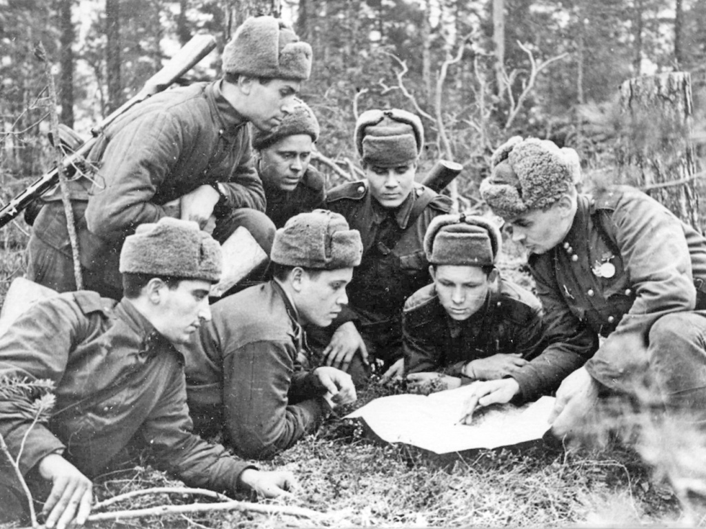 Разведчики перед операцией