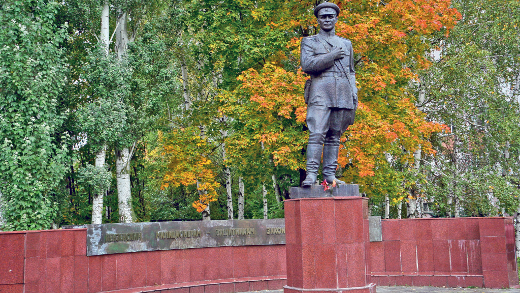 Памятник Григорию Шелкову: г. Пенза. Открыт в 2007 году. Скульптор Александр Хачатурян и архитектор Дмитрий Димаков