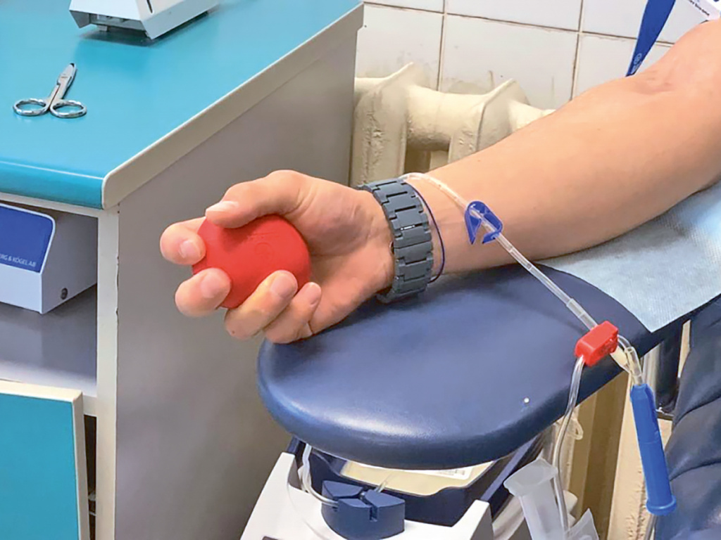 Трансплантация костного мозга выглядит как переливание крови