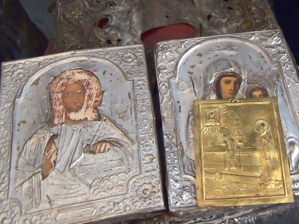 ФОТО: Павла Максимова / Воры похищали предметы старины, в том числе и иконы