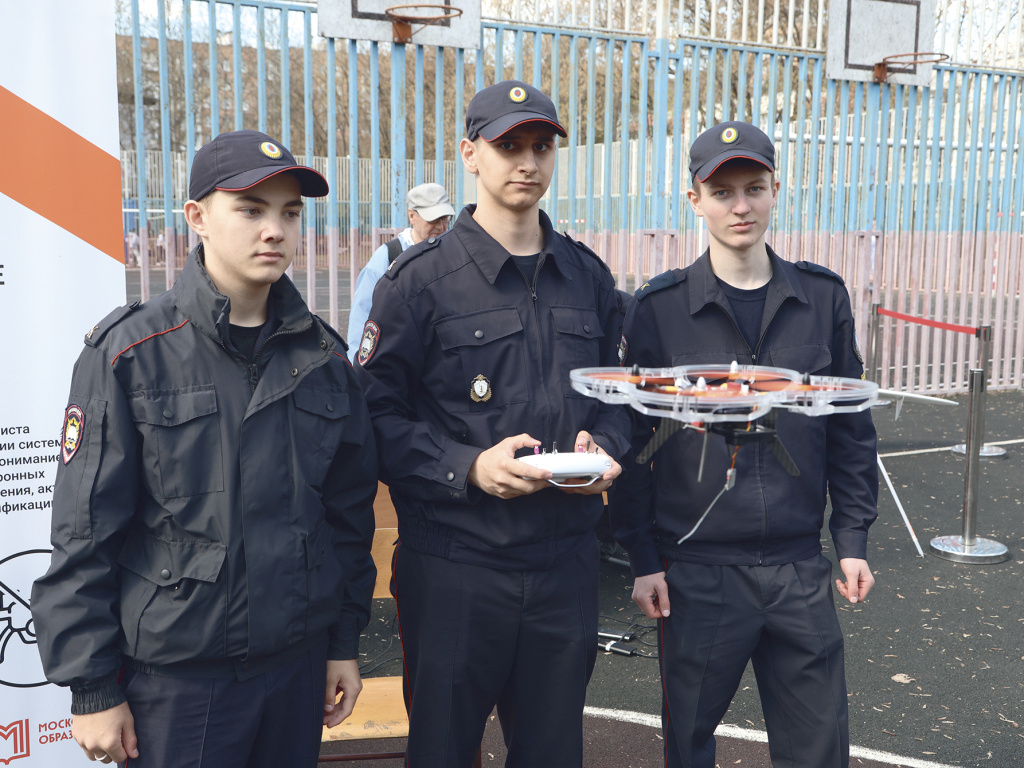 Антона Полынова / На одной из площадок рассказывали о беспилотниках