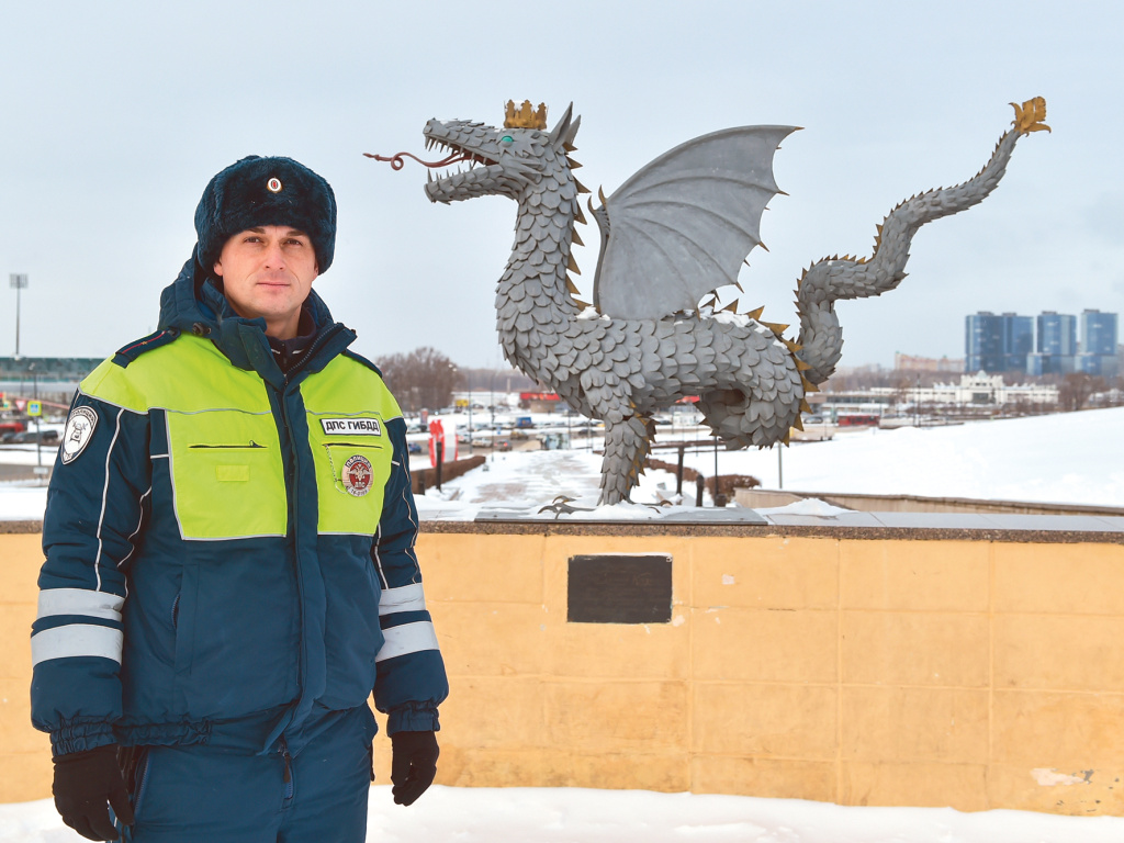 Фото Рамиса Насырова / Динар Биктимиров на фоне знаменитого Зиланта
