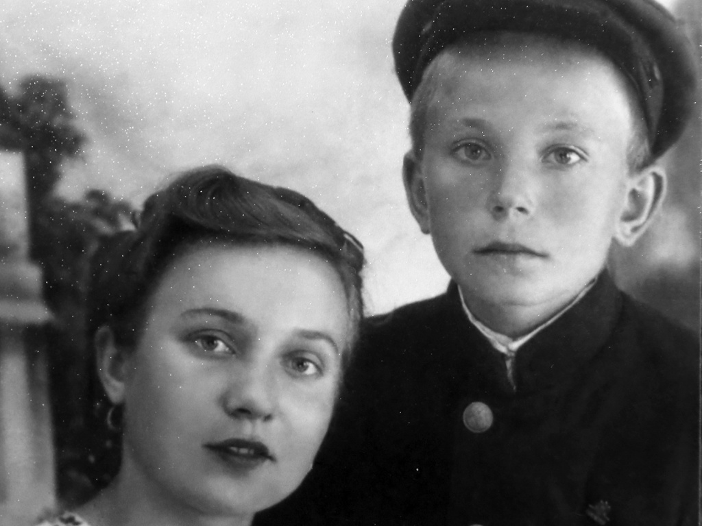 Фото из личного архива Вячеслава Рябова / Вячеслав Рябов с сестрой Анной