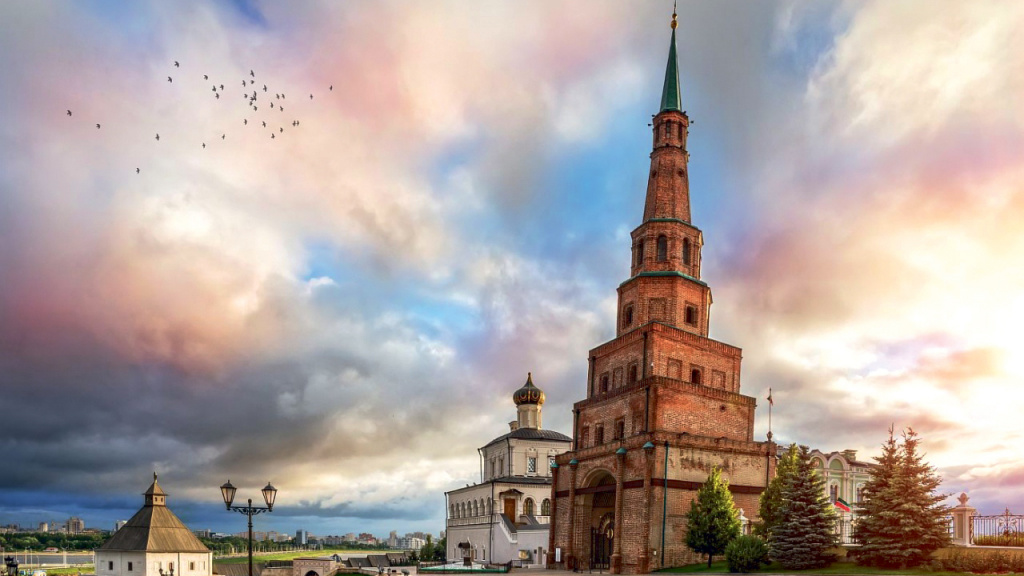 «Падающая» башня в Казани