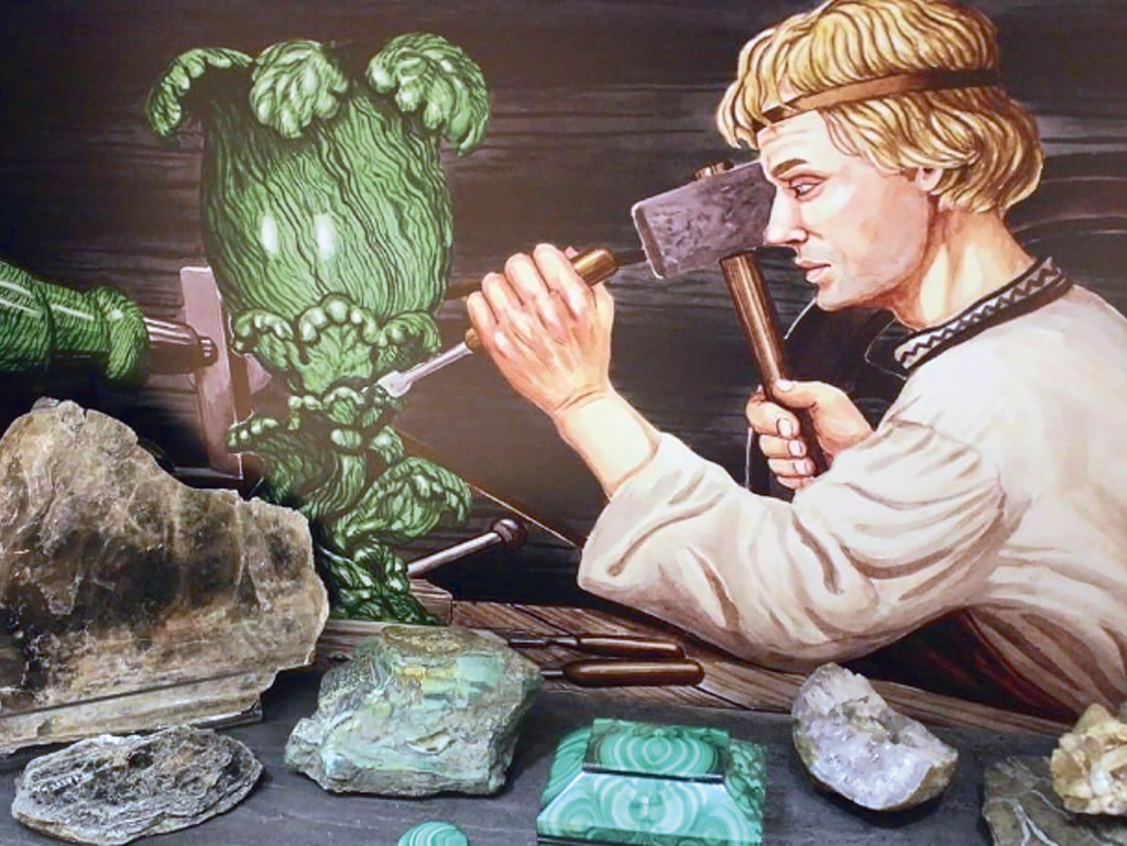 Фото: Данила-мастер создаёт уникальную чашу