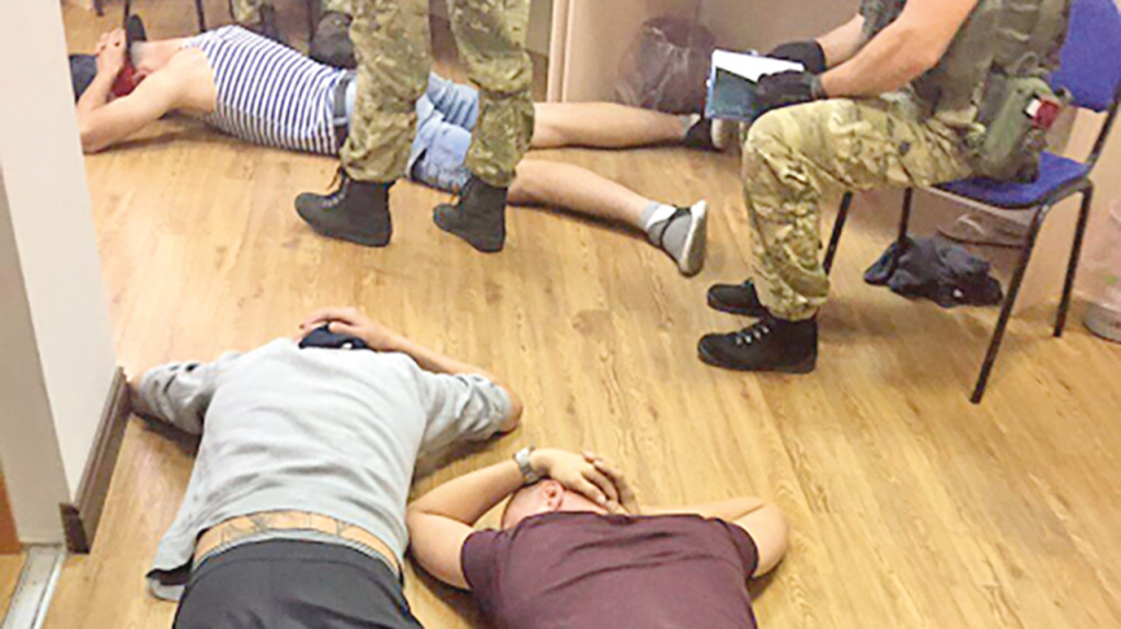 В головном офисе мошенников 