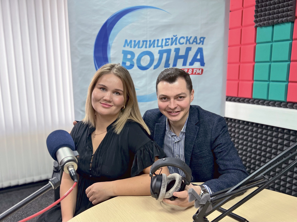 Фото: Индира и Виктор Артемьевы на «Милицейской волне»