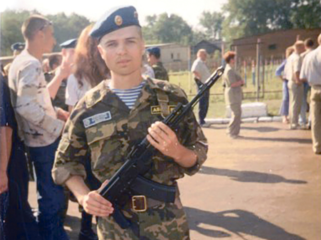 Фото из личного архива Артёма Турикова / Принятие Присяги, 2004 г.