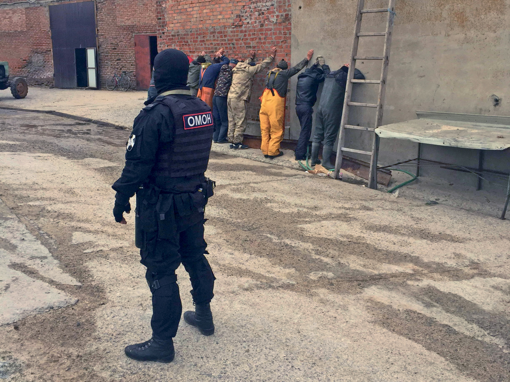 Задержание участников нелегальной рыбацкой артели