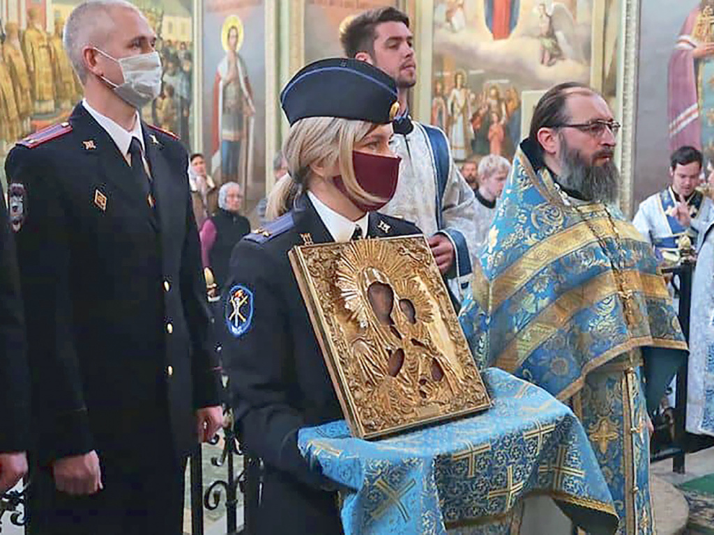 Праздничная литургия в честь возвращения в храм иконы «Иверская Божья Матерь»