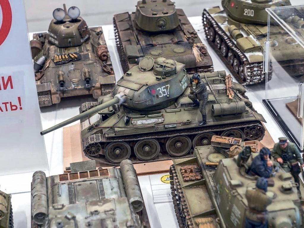 ФОТО: из личного архива Дмитрия Горюшкина / Военная техника в миниатюре