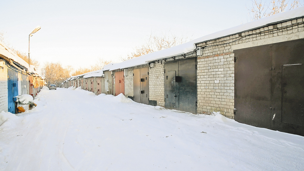 Фото: оперативная съемка / Лабораторию маскировали в гараже