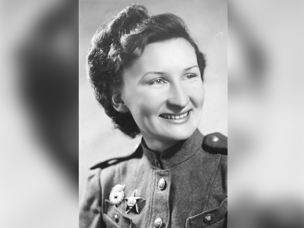 Фото из личного архива Нины Демешевой / Нина Демешева, 1945 г.