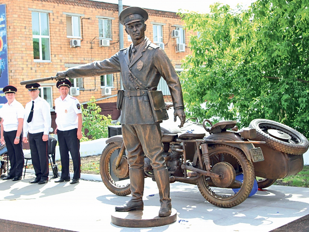 Памятник Павлу Воронько: г. Красноярск. Открыт в 2014 году. Скульптор Константин Зинич