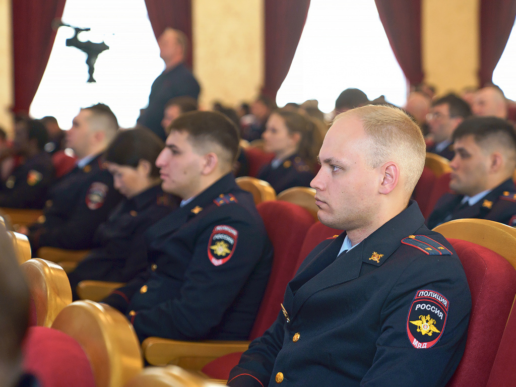 Фото: генерал-майор полиции Александр Парадников обратился с приветственным словом к участникам мероприятия